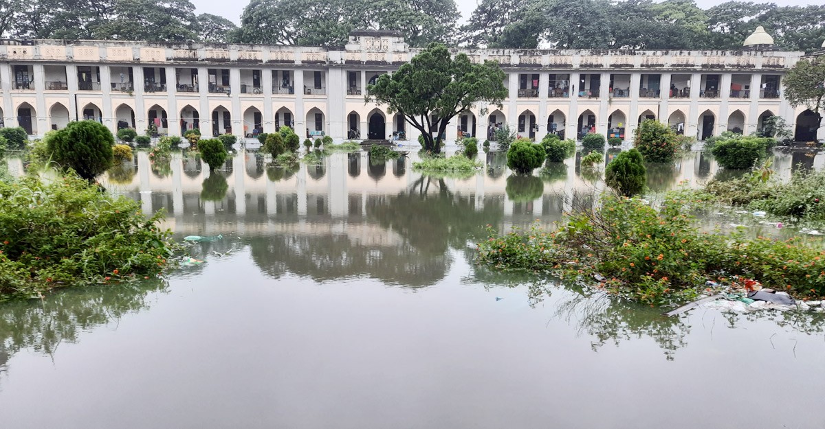 সিত্রাং : দুর্ভোগে ঢাবির এসএম হলের শিক্ষার্থীরা